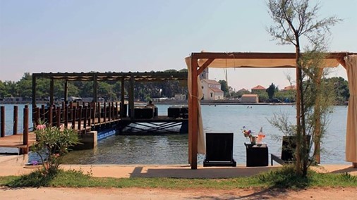 An idyll directly at the sea in the charming Pasman campsite.